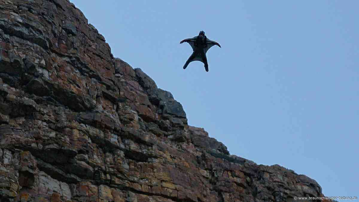 Unfall in der Schweiz: Deutscher stürzt mit Wingsuit in den Tod