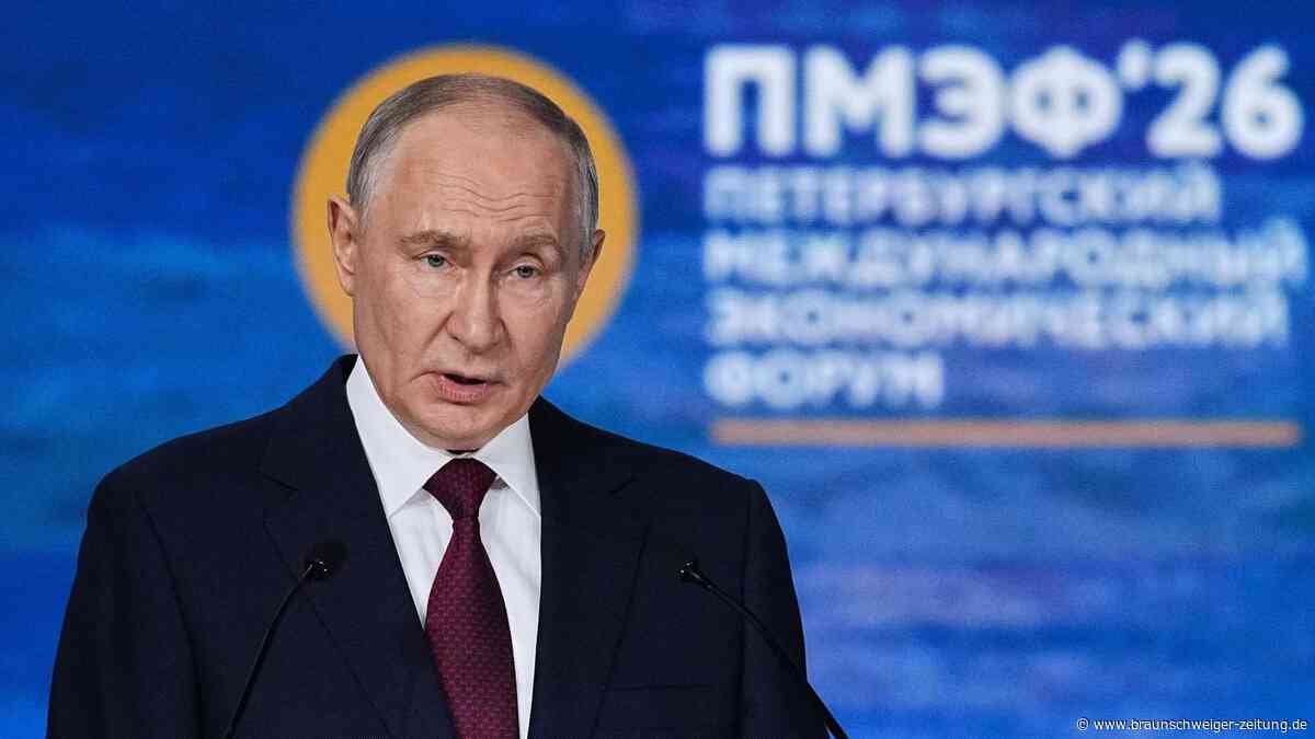 Putin greift Selenskyj an – und lobt Russlands Wirtschaft trotz Drohnenangriffen