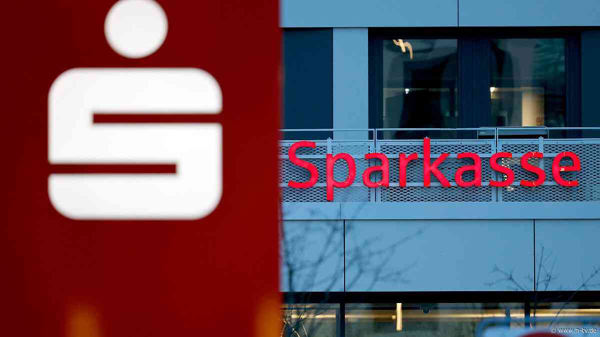 Teure Sparkasse hat Mehrwert: Jeder vierte Kunde zahlt über 100 Euro fürs Girokonto