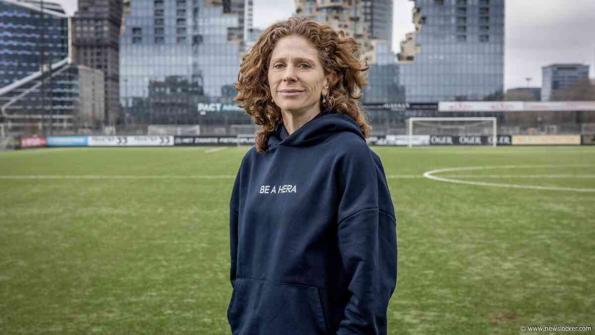 Barbara Barend: ’Van de huidige WK-selectie is Denzel Dumfries mijn favoriet, hij denkt zo mooi over het leven’