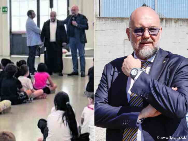I bimbi cantano "Free Palestine", scoppia il caso a Modena. Il sindaco al Giornale: "Non in mia presenza, atto inopportuno. Chiedano scusa"