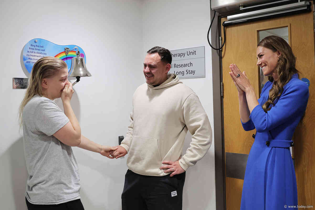 Kate Middleton Comforts a Young Mother Who Completed Her Chemotherapy