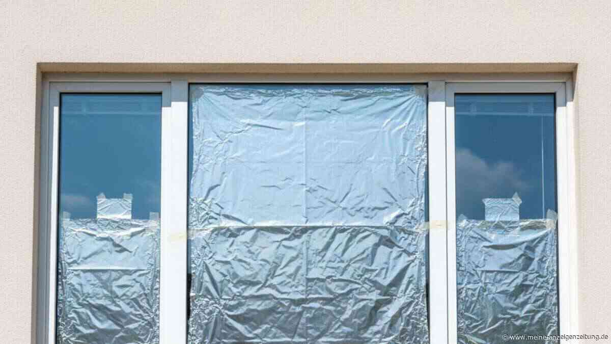 Warum Sie laut Experten ab heute Alufolie an Ihre Fenster kleben sollten