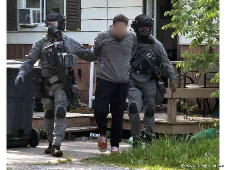 Duo arrested, youth still wanted after lengthy standoff on Aamjiwnaang: Sarnia police