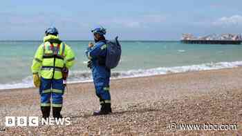 Patrol boat resumes after Brighton deaths in water