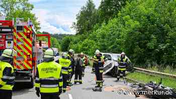 Tödlicher Unfall in Oberbayern: Motorradfahrer stirbt noch vor Ort – Staatsstraße gesperrt