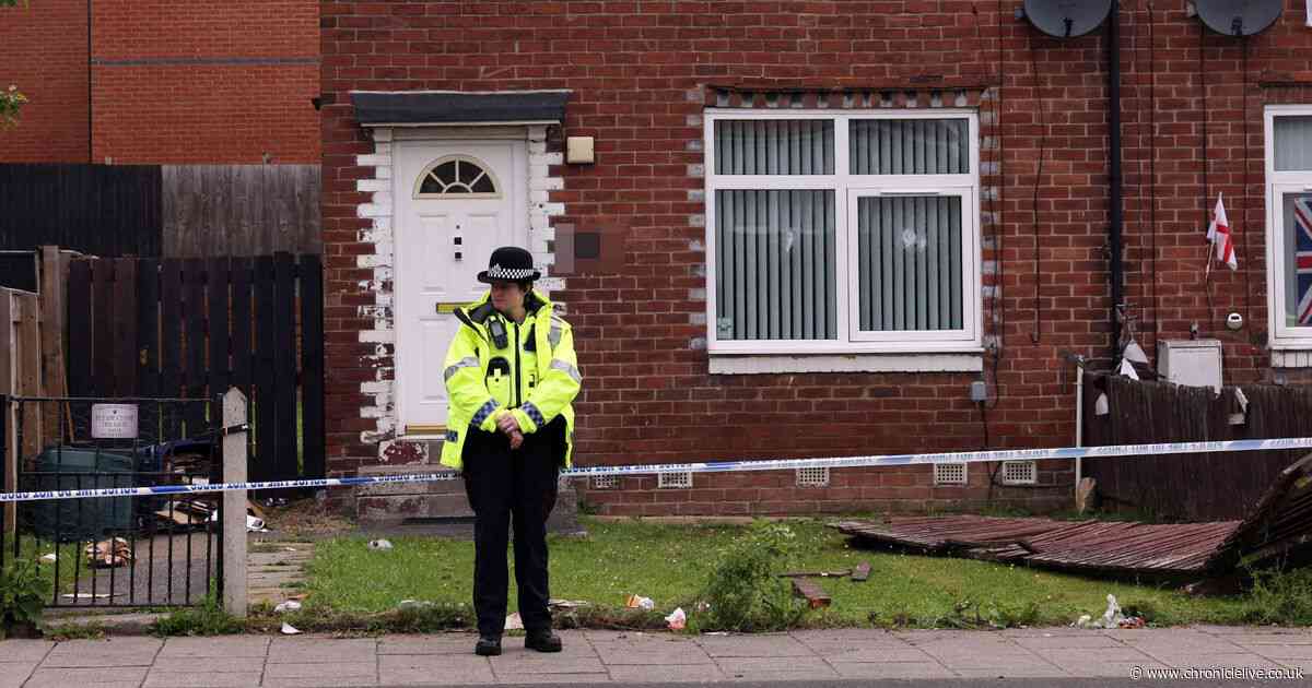 Large police presence remains in Blakelaw street after area taped off following 'disturbance'