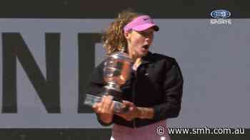 Andreeva forgets about podium in trophy lift