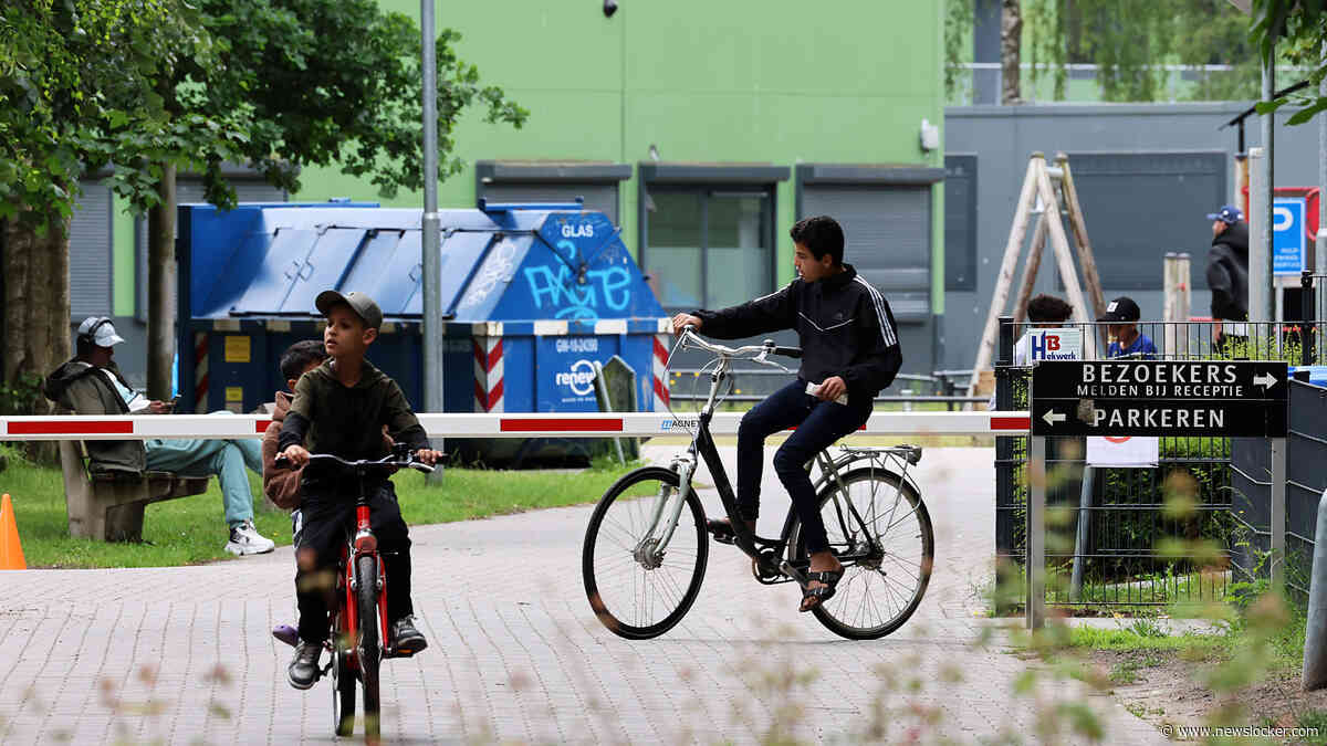 Oók azc in Harderwijk blijft gedwongen langer open ten koste van nieuwbouwwijk: ’De buurt lijdt al 10 jaar’