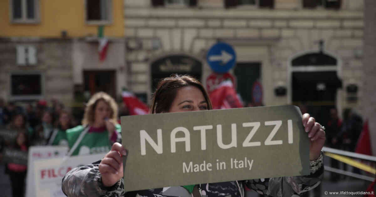 Trattative in salita alla Natuzzi che ha confermato il trasferimento delle attività pugliesi in Romania. Tavolo l’11