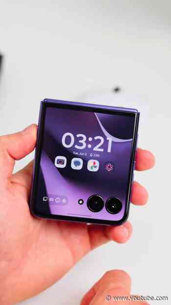 Motorola Razr Ultra vs Galaxy Flip 7
