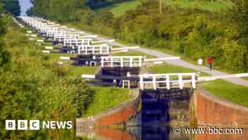Canal trust celebrates milestone with record attempt