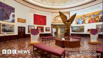 Museum revamp sparks debate over art displays