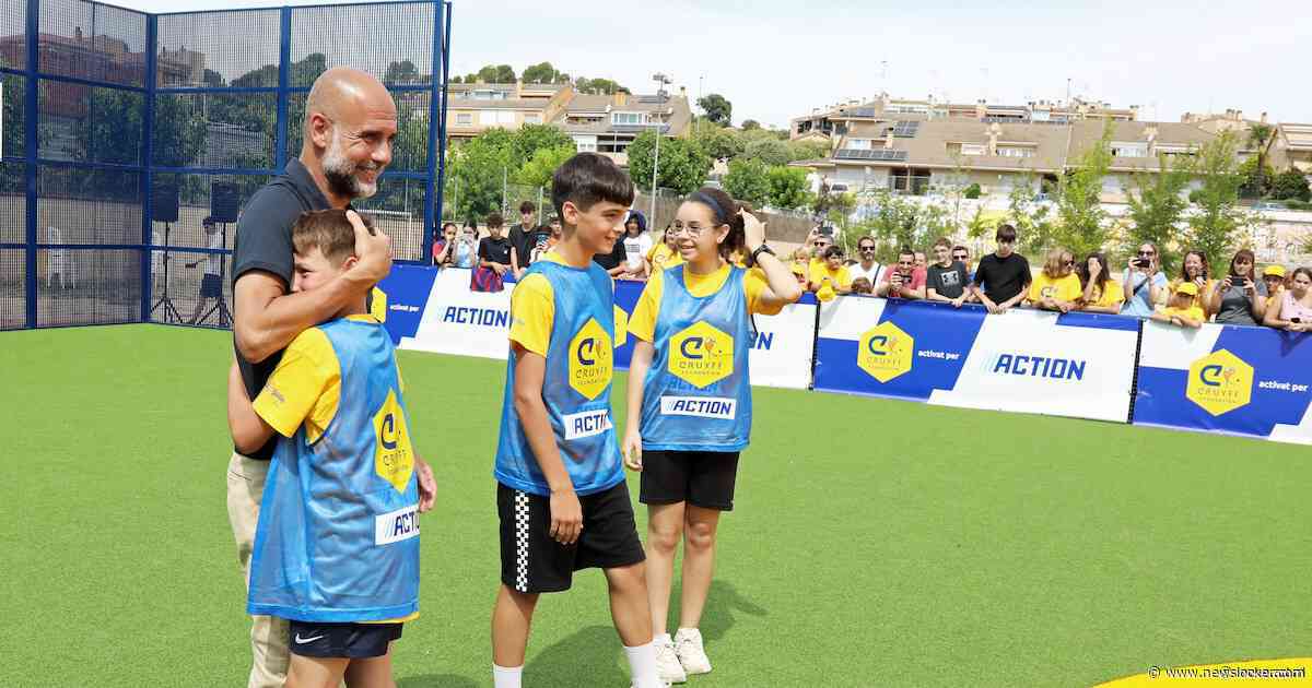Pep Guardiola opent Cruyff Court: Als Johan niet op mijn pad was gekomen, was ik niet geworden wie ik ben'