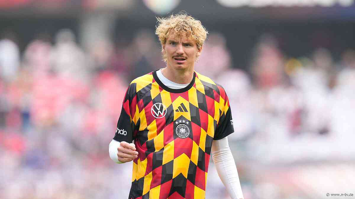 "Viva Colonia" - oder watt?: DFB-Team sorgt mit Retro-Shirts für Aufsehen