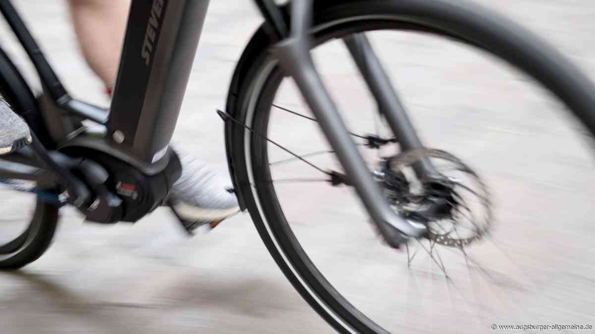 E-Bike-Unfall in Schrobenhausen: Überholmanöver endet mit Sturz einer 22-Jährigen