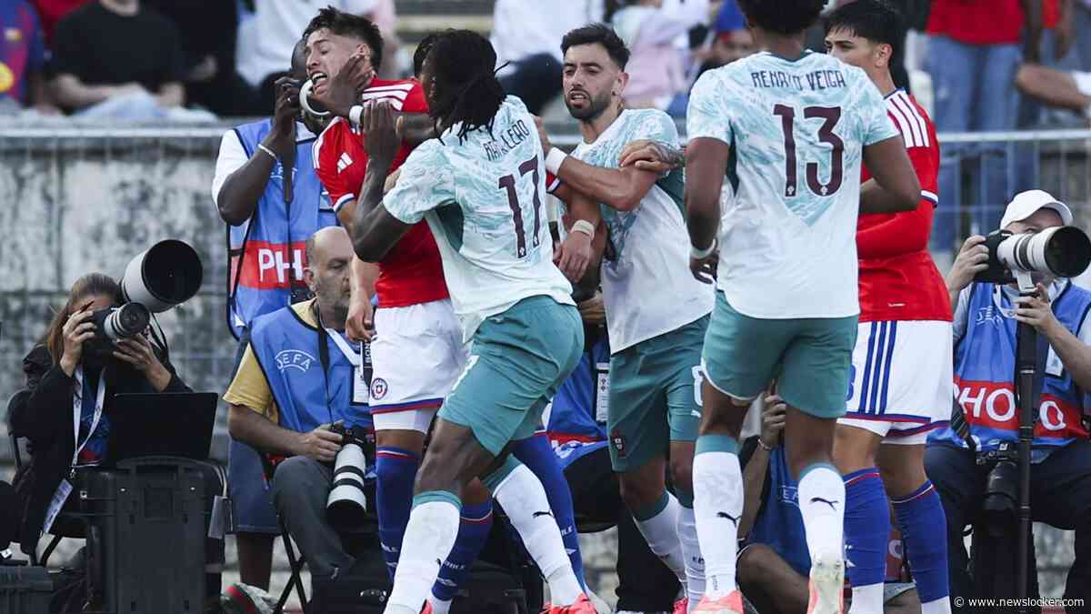 Rafael Leão over de schreef in verhit uitzwaaiduel van Portugal en pakt rood