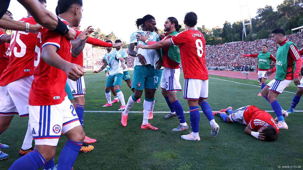Rot mit Folgen für die WM?: Portugal-Star Leao schlägt Gegenspieler wüst zu Boden