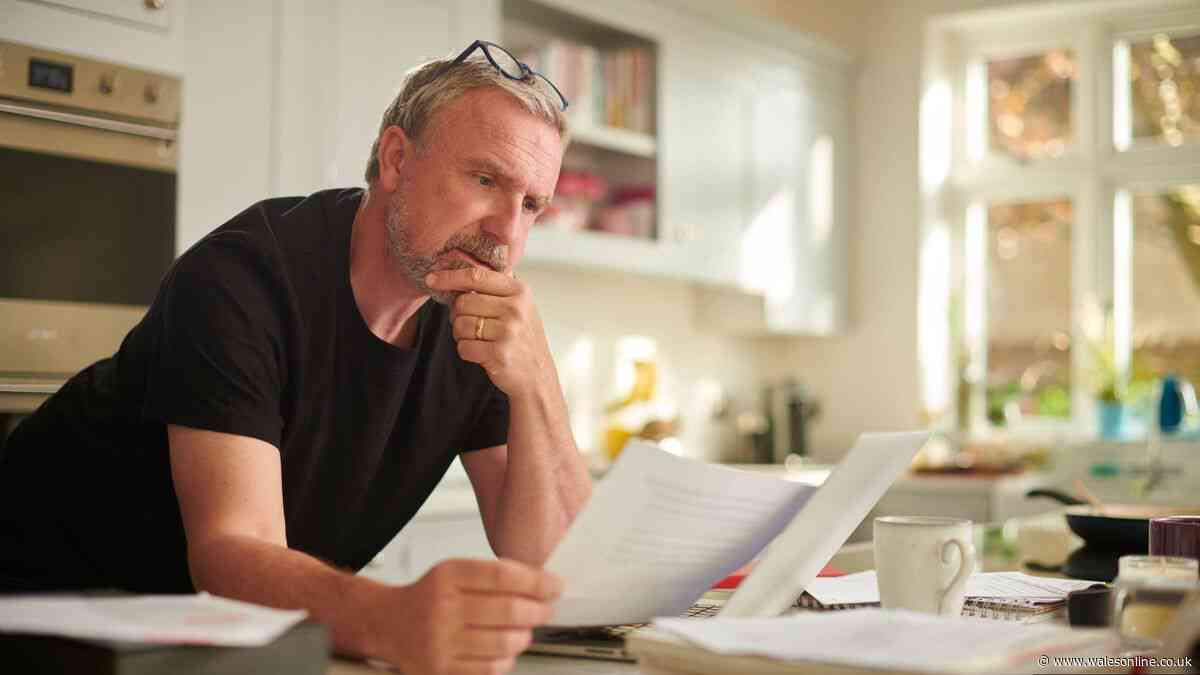 New HMRC £1,000 tax alert as workers should 'check'