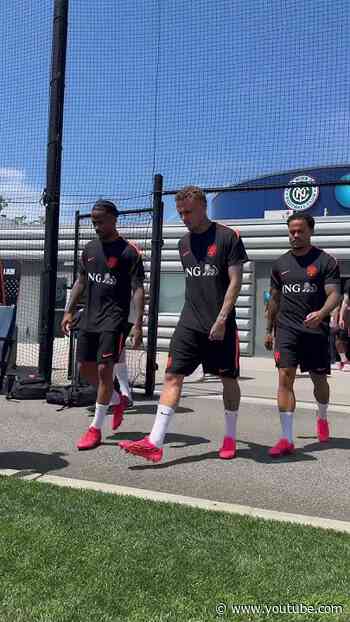 First steps in the USA! 👋🇺🇸 #NothingLikeOranje #FIFAWorldCup