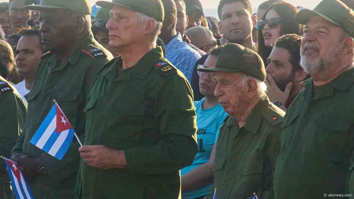 Raúl Castro makes first appearance since US charges to celebrate birthday