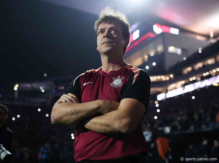 Diniz hits 2 months at Corinthians with qualifications, players back
