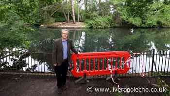 The 'smelly' lake at the heart of ‘neglected’ Calderstones Park