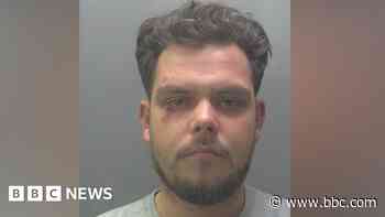 Police hunt fugitive who absconded from prison