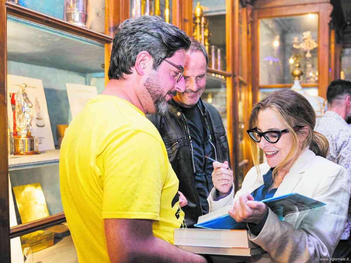 Pettegolezzi, balli e gin tonic. I libri possono attendere