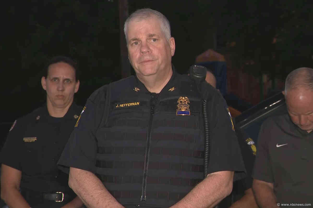 At least 12 shot near Ohio festival, gunmen still at large