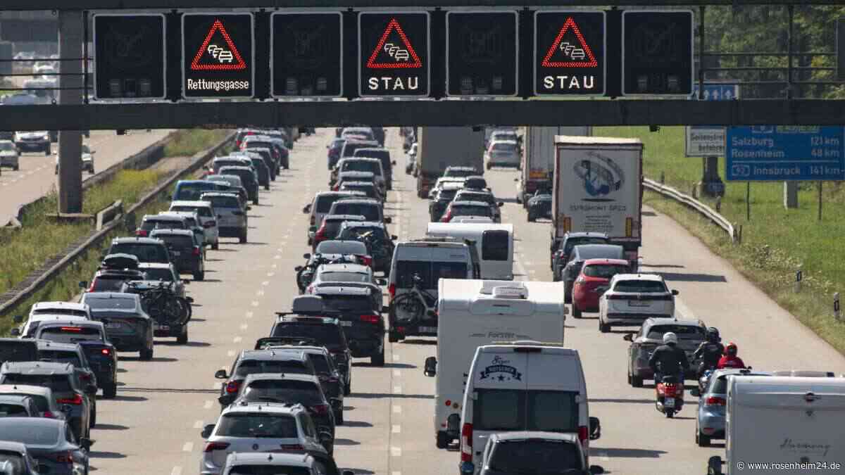 Schwerer Wohnmobil-Unfall auf A8 – dann beobachtet Polizei unfassbare Szenen in Rettungsgasse