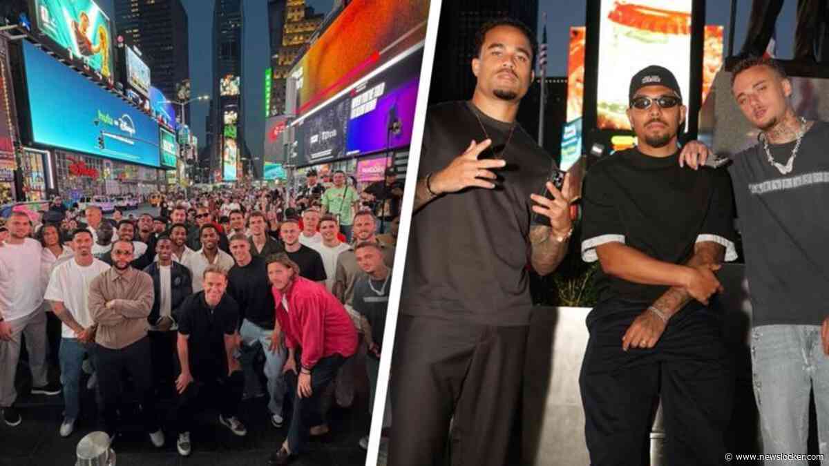 Oranje-internationals niet herkend op Times Square: 'Is dit een werkuitje?'