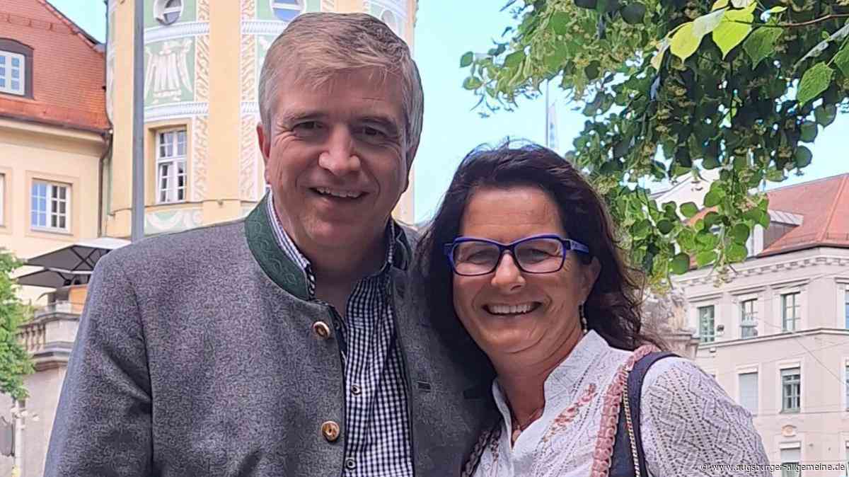 Liebesglück im Rathaus: Buchloer Bürgermeister und Stadträtin geben sich das Ja-Wort