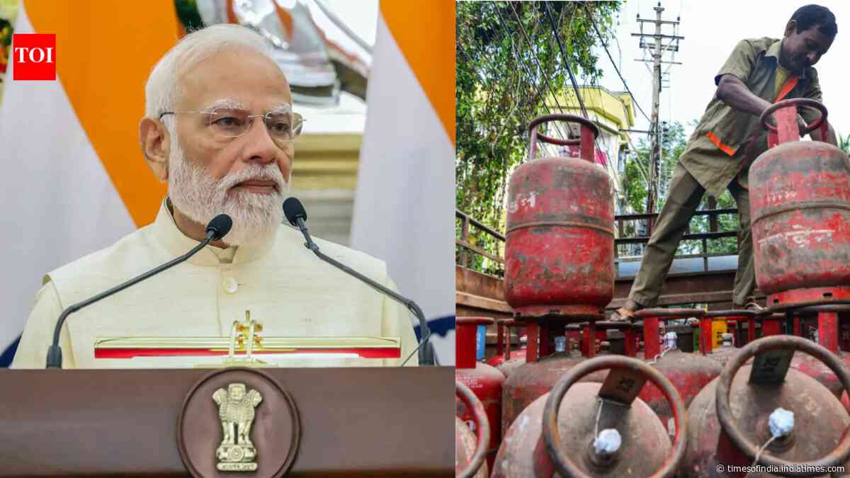 'Vishwaguru can't shield own citizens from price shocks': Opposition attacks Centre over domestic LPG price hike