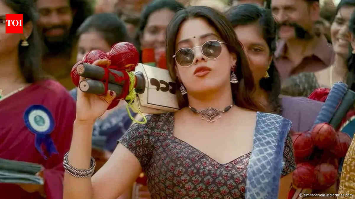 Janhvi's make-up artist DEFENDS her amid 'Peddi' row