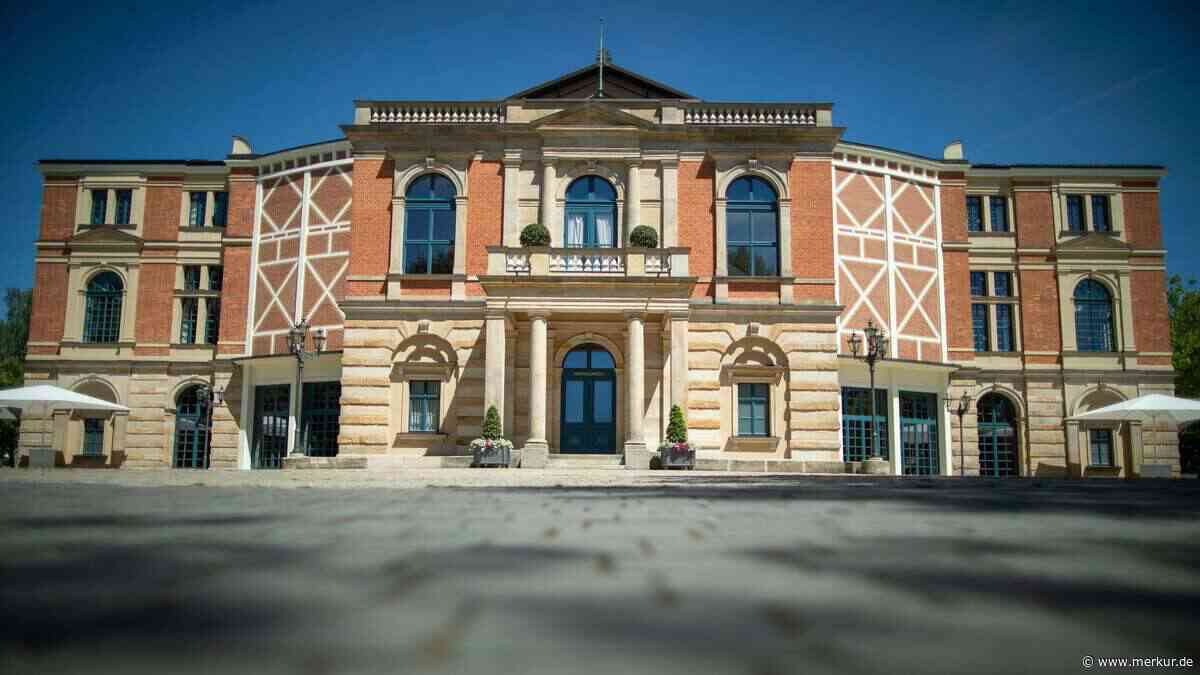 Kontinuität und Klischee: „Bayreuth als Theater“ von Stephan Mösch