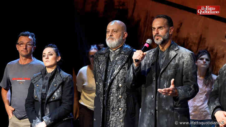 Genova, nel carcere di Marassi il teatro “necessario” dei detenuti. E recita anche il giudice Morando: “La funzione della pena è la rieducazione”