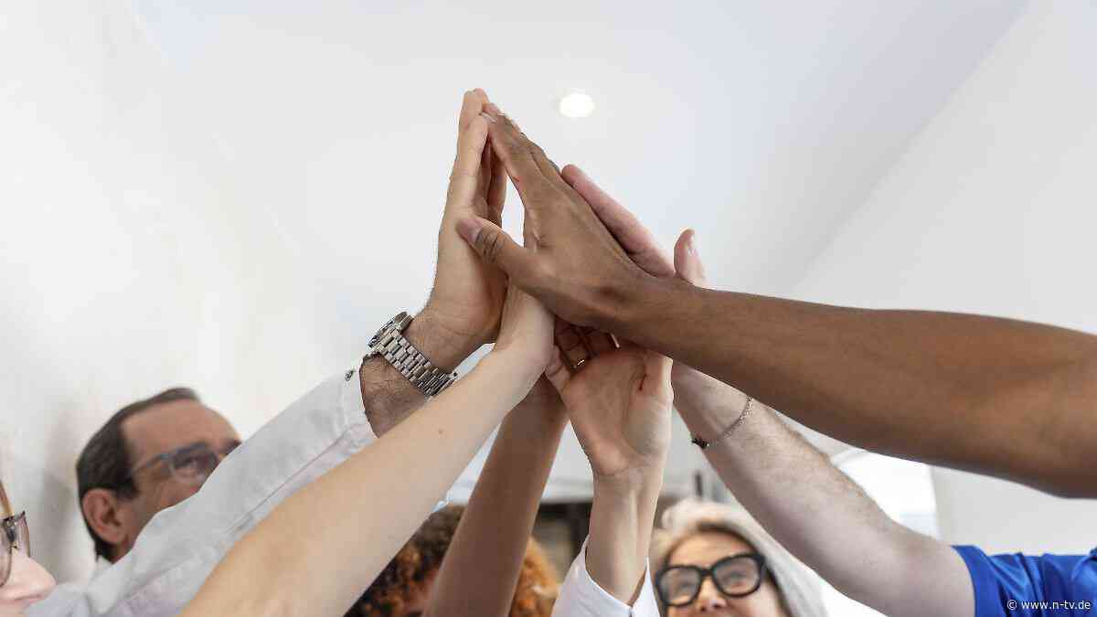 Viele haben Grundpessimismus: Studie: Menschen sind kooperativer als sie glauben