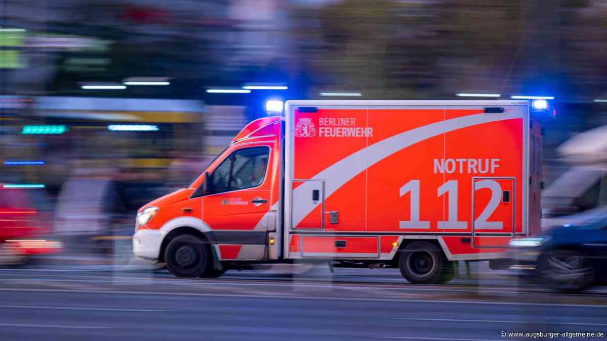 Tödlicher Verkehrsunfall auf der B 492 bei Giengen: 34-Jähriger prallt gegen Baum