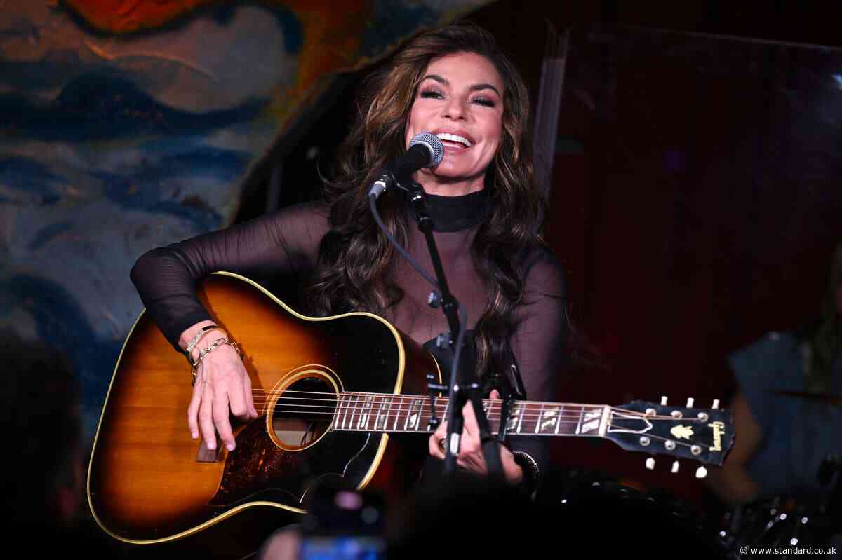 That did impress me much: Shania Twain stuns fans at intimate gig at The Shadwell Arms