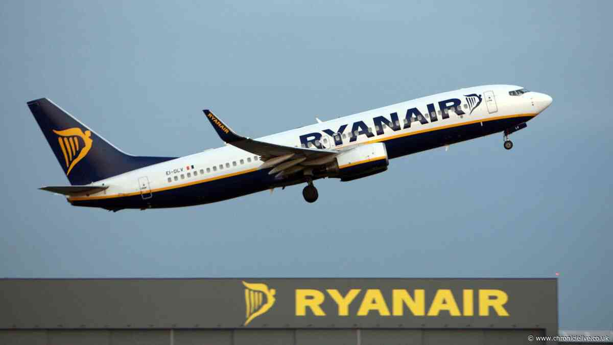 Jet2, easyjet, Ryanair, TUI rules on seating if you're flying with children