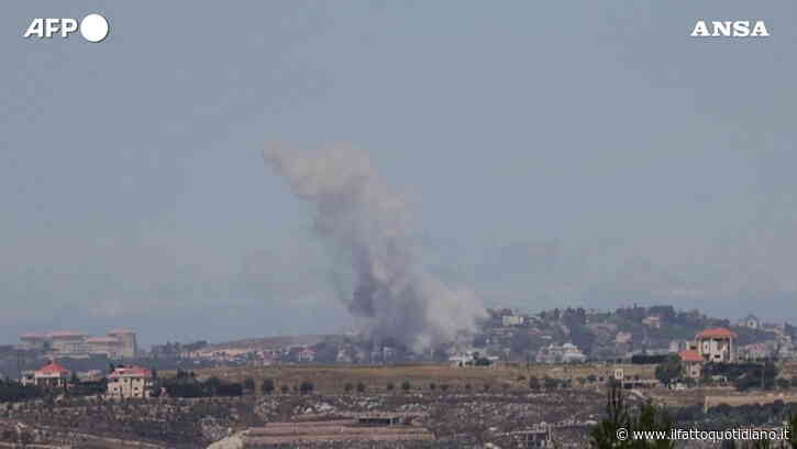 Alte colonne di fumo dai villaggi del Libano dopo gli attacchi israeliani: le immagini