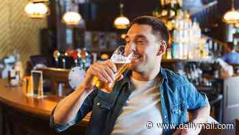 Gen Z are refusing to buy rounds at the pub to avoid hangovers - now scientists say it really works