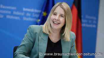 Bauministerin Hubertz veröffentlicht Foto von Hochzeit: „Wir haben Ja gesagt ♾️❤️“