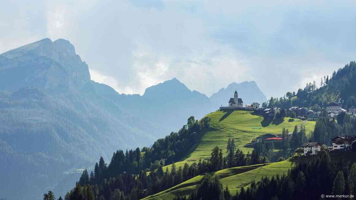 Dolomiten-Dorf stellt absurden Blitzer-Rekord auf und nimmt pro Einwohner 5989 Euro ein – mit einem Gerät