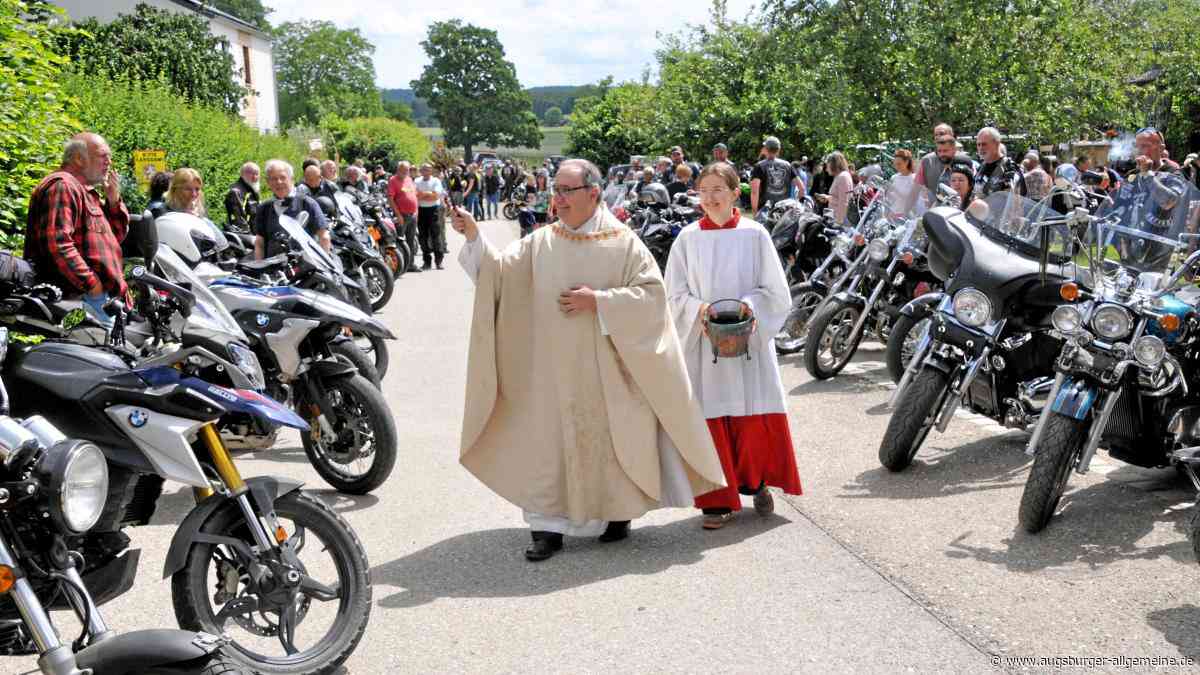 Großer Andrang bei der Motorradsegnung in Emershofen