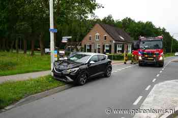 Twee gewonden bij botsing tussen twee auto’s