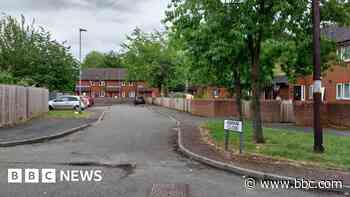 Bomb squad called as residents evacuate homes