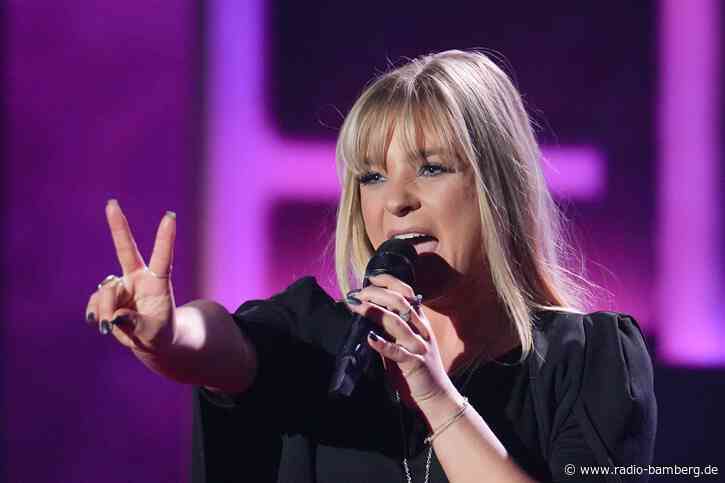 Marina Marx fällt von Fernsehgarten-Bühne – und singt weiter