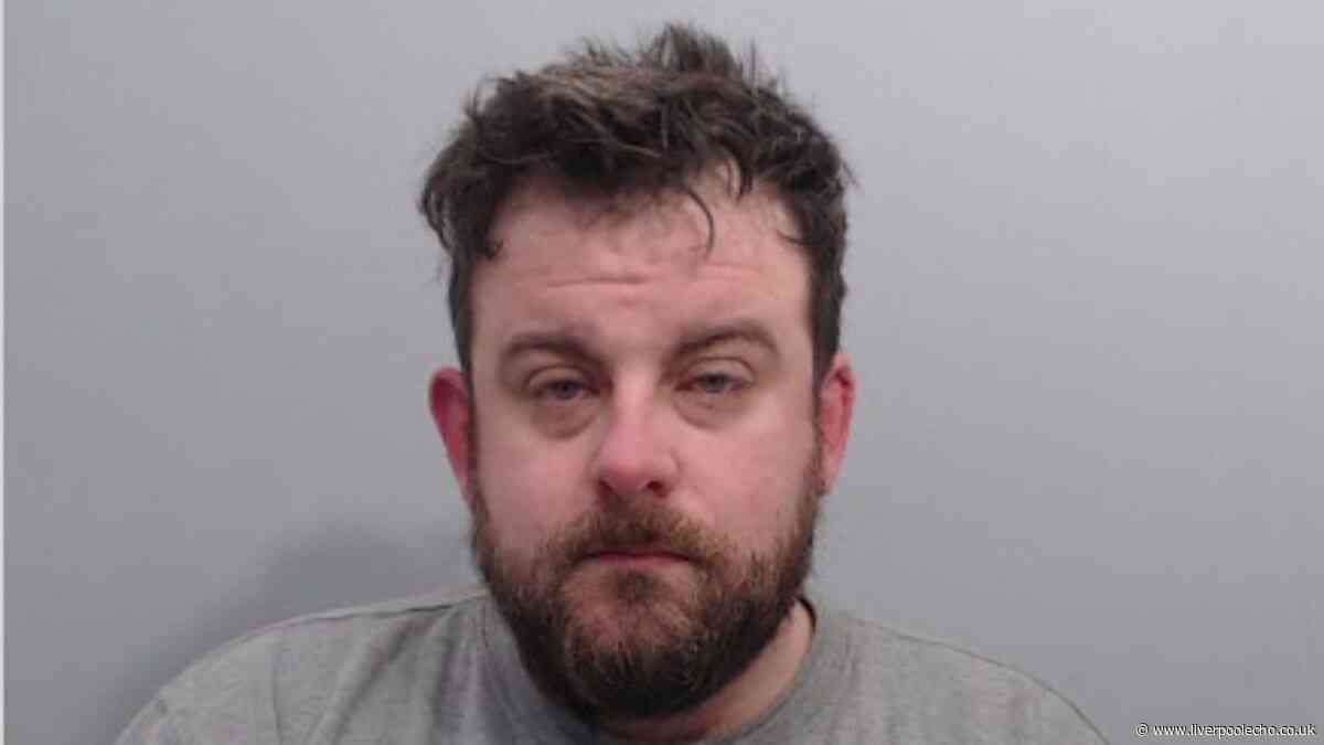 YouTuber who killed pregnant girlfriend 'living in terror' at prison